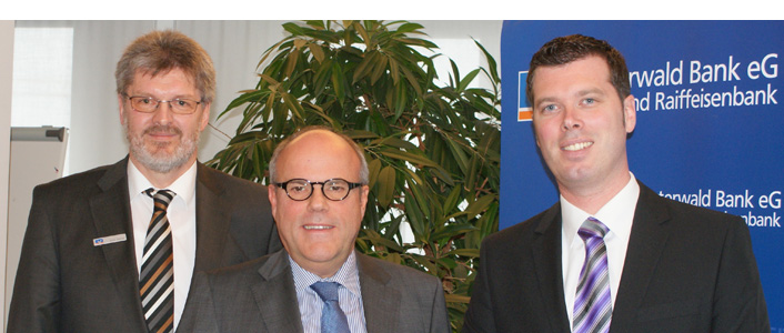 Arno Ballnar, Agrar-Spezialist im Firmenkundenteam der Westerwald Bank, Steuerberater Ulrich Thiemann, ETL Agrar-Dienst und R+V-Bezirksdirektor Alexander Schmidt